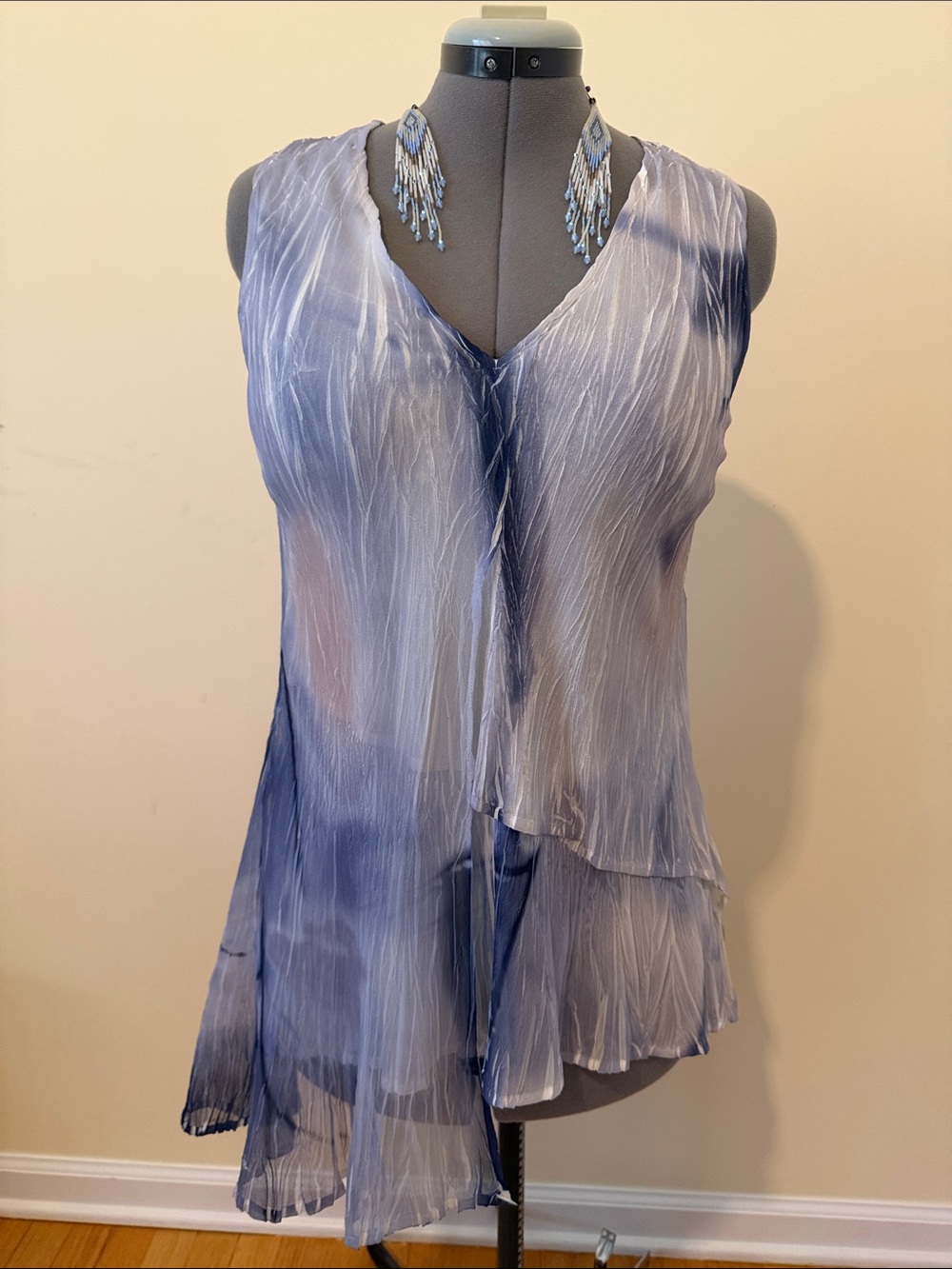 Komarov Sleeveless Blue Ombre V-Neck Tiered Tunic Size Medium